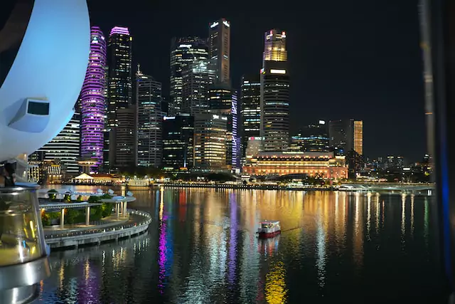 Chinatown Essence: Unforgettable Visual Moments in the Heart of Singapore's Diversity